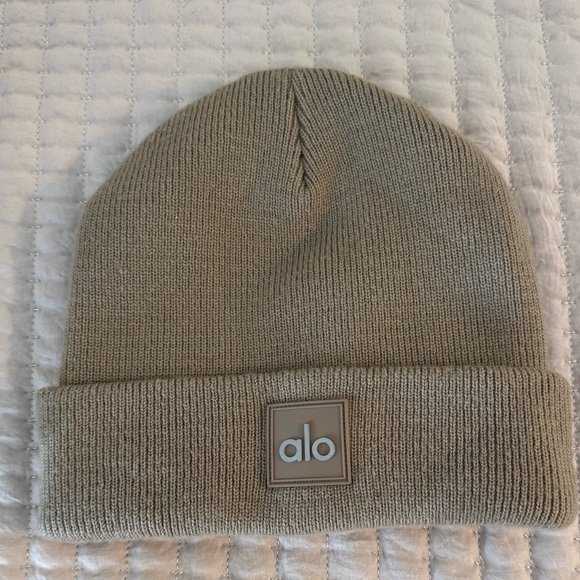 ALO Yoga Other - ALO Yoga Everyday Beanie Gravel NWOT